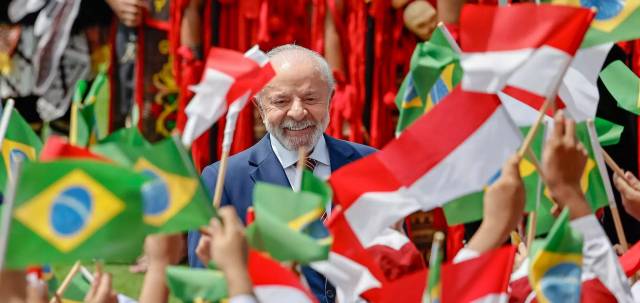 Lula anuncia que vai disputar quarto mandato à presidência