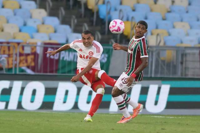 Inter perde para o Fluminense e segue próximo da zona do rebaixamento