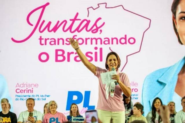 Michelle Bolsonaro reúne milhares de apoiadores em Soledade
