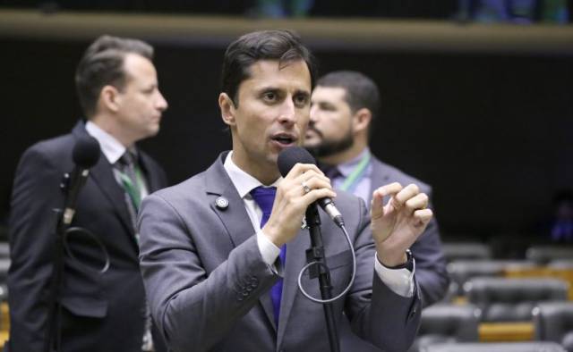 Deputado critica decreto de educação inclusiva e cobra valorização das Apaes