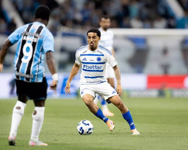 Grêmio é derrotado pelo Cruzeiro e estaciona na tabela do Brasileirão