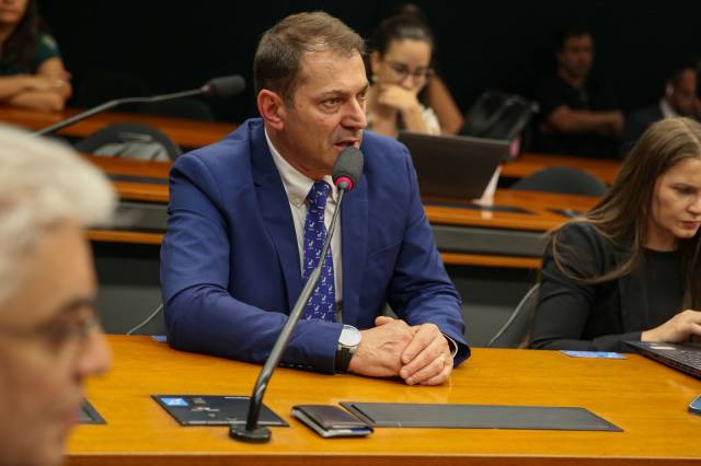 Lei que proíbe reconstituição do leite em pó no RS será debatida em audiência pública