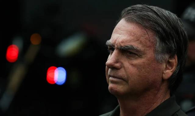Bolsonaro é preso preventivamente em Brasília