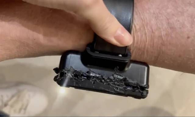 Bolsonaro usou ferro de solda para tentar abrir tornozeleira, diz relatório da PF