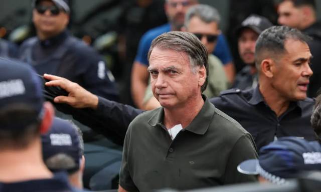 Moraes decide que Bolsonaro cumpra pena na superintendência da PF