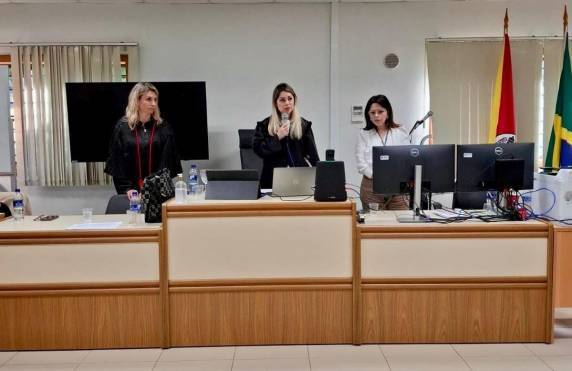 Réu acusado de homicídio é absolvido em júri realizado em Três de Maio