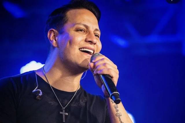 Paulinho Dill deixa a banda Os Atuais