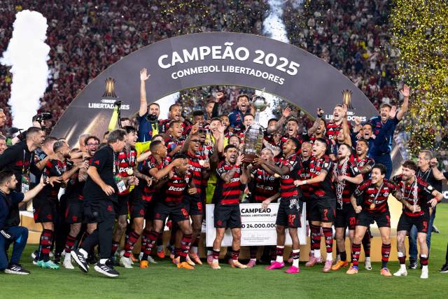 Flamengo vence Palmeiras e vira 1º brasileiro tetra da Libertadores