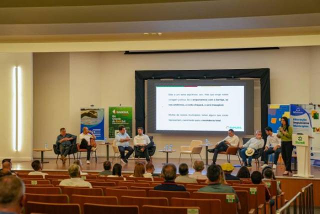 Em Três de Maio, Famurs mobiliza prefeitos da Fronteira Noroeste e Celeiro