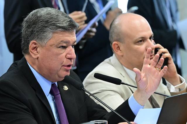 CPMI do INSS aprova convocação de Zema e rejeita a de Lulinha