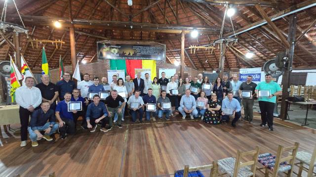 Câmara reconhece empresas que mais contribuem com ICMS em Três de Maio