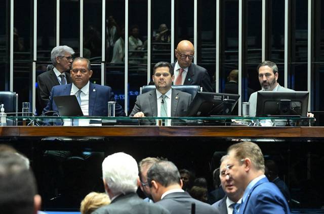 Senado aprova PL da Dosimetria, que reduz penas de Bolsonaro e demais condenados