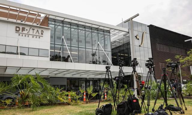 Bolsonaro volta a ter crise de soluços e fará nova intervenção nesta segunda-feira