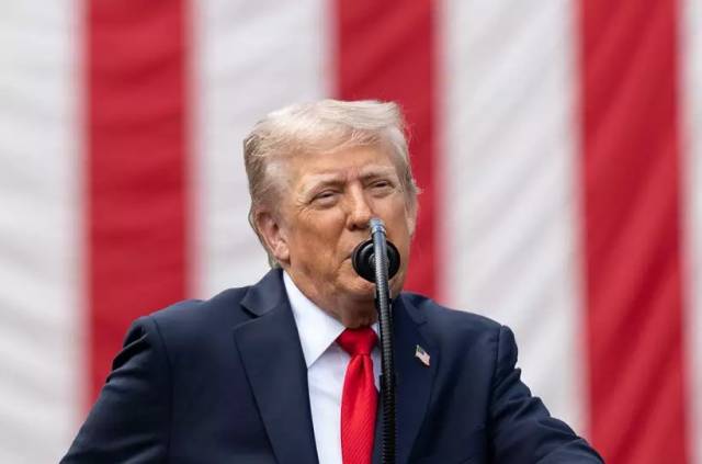 Trump diz que EUA vão administrar Venezuela até transição segura