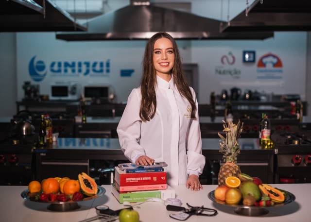 Egressa da Unijuí desenvolve pesquisa sobre o uso de Inteligência Artificial na Nutrição