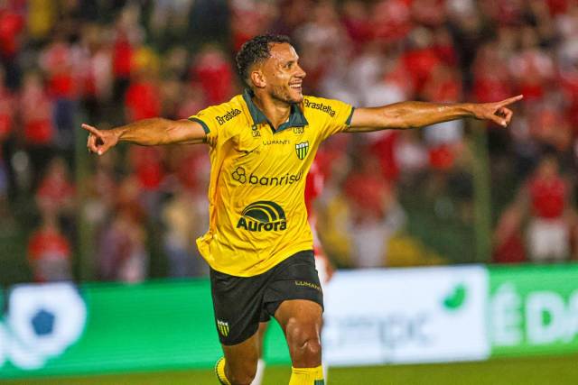 Inter perde a invencibilidade para o Ypiranga de virada