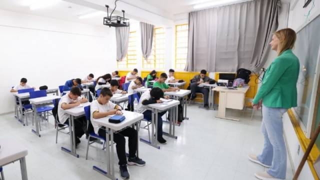 Confirmação presencial de matrícula nas escolas estaduais começa nesta terça