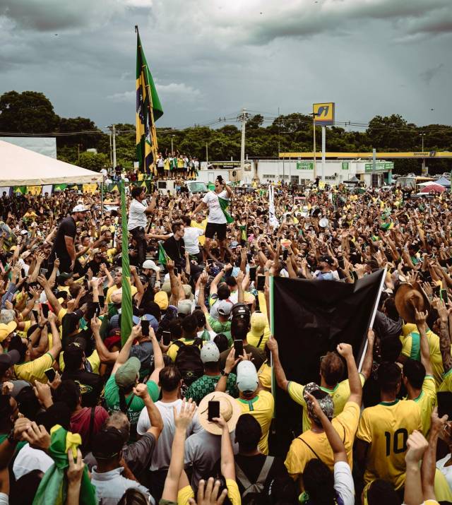 Apoiadores de Bolsonaro fazem ato em Brasília após caminhada de sete dias