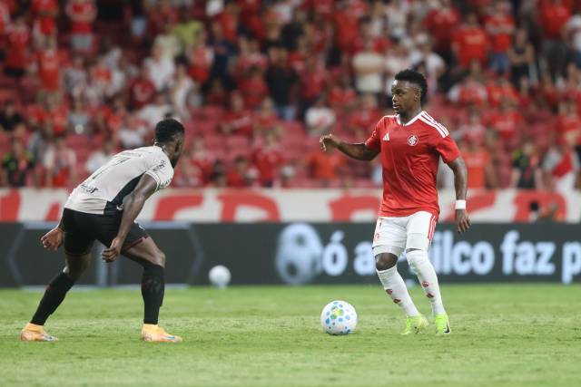 Inter sofre derrota para o  Athletico-PR na estreia do Brasileirão