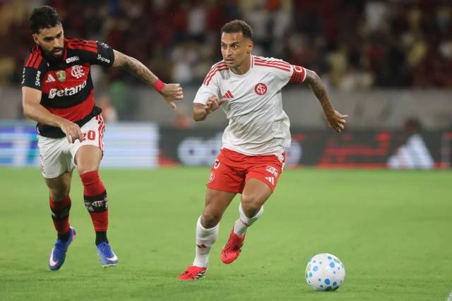 Jogando no Maracanã, Inter empata com o Flamengo