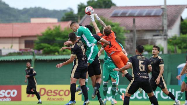 Avenida e Monsoon empatam e acirram disputa no Quadrangular da Permanência
