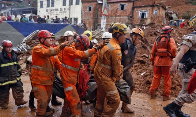 Número de mortos por causa das chuvas chega a 30 em Minas Gerais