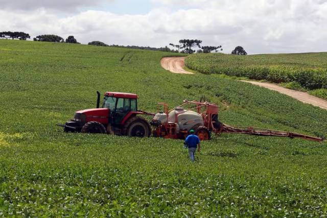 Relação de troca entre soja e fertilizantes piora para o produtor