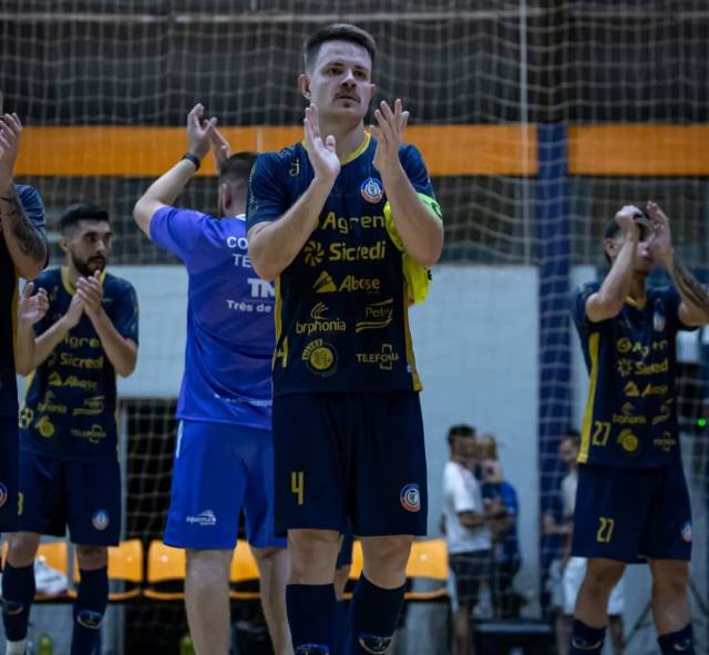 União Trêsmaiense perde para Santa Rosa na estreia da Taça Farroupilha