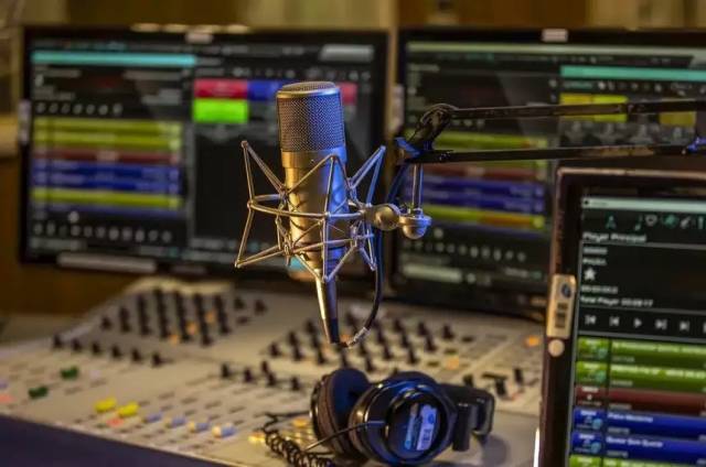 Seminário do SindiRádio debate os desafios e as transformações da radiodifusão