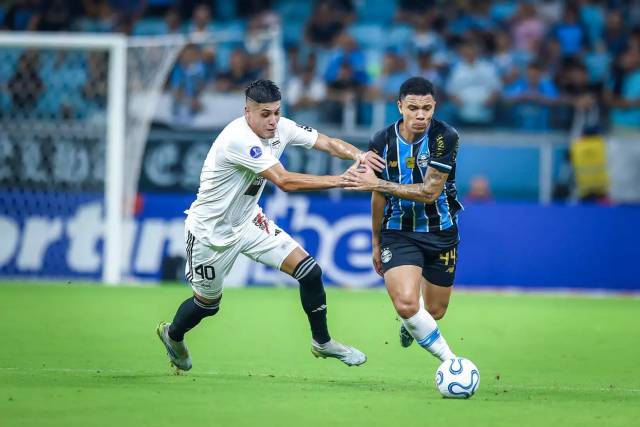 Grêmio vence o Deportivo Riestra pela Copa Sul-Americana