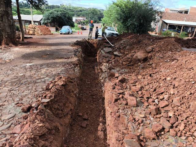 Corsan conclui extensão de rede de água na Rua das Garças
