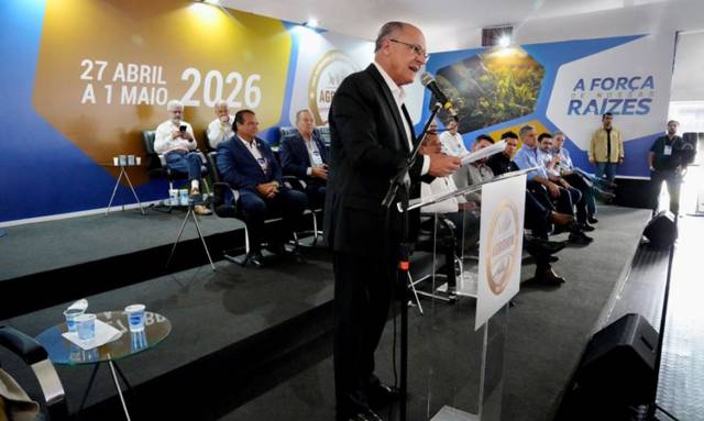 Alckmin anuncia R$ 10 bilhões para modernização de máquinas agrícolas