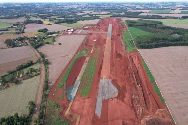 Avançam obras da pista e terminal de passageiros do aeroporto de Santa Rosa
