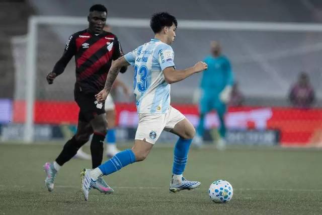 Grêmio empata com o Athletico-PR e segue sem vencer fora de casa