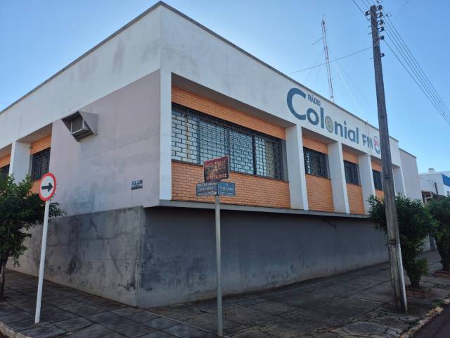 Três de Maio e Rádio Colonial: 71 anos de sintonia