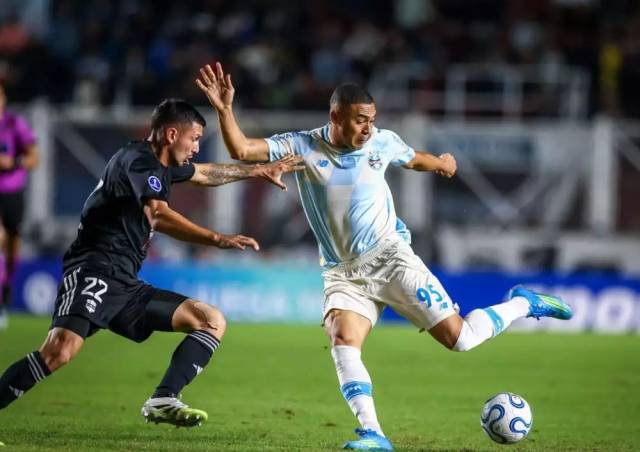 Grêmio vence o Deportivo Riestra pela Copa Sul-Americana