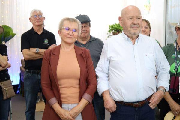 Fenasoja homenageia extensionistas rurais da Emater/RS-Ascar