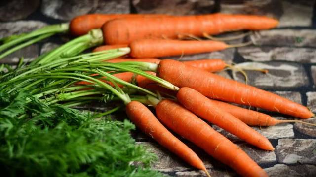 Confira quais alimentos ficaram mais caros em 2026