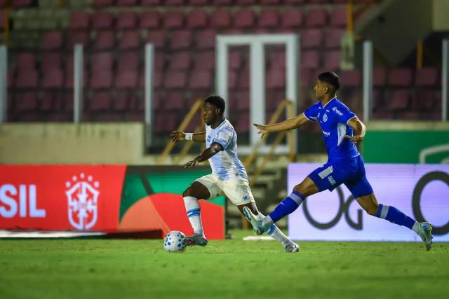 Grêmio volta a vencer o Confiança e se classifica às oitavas de final da Copa do Brasil
