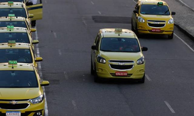 CMN regulamenta nova linha para motoristas de aplicativos e taxistas