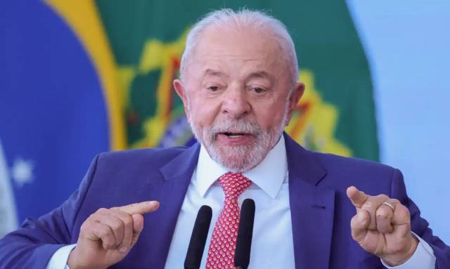 Lula critica decisão dos EUA e cobra respeito à soberania brasileira