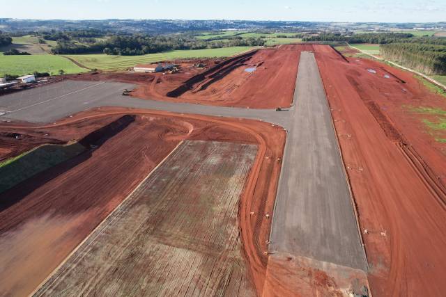 Obras de ampliação do Aeroporto de Santa Rosa avançam em diferentes frentes