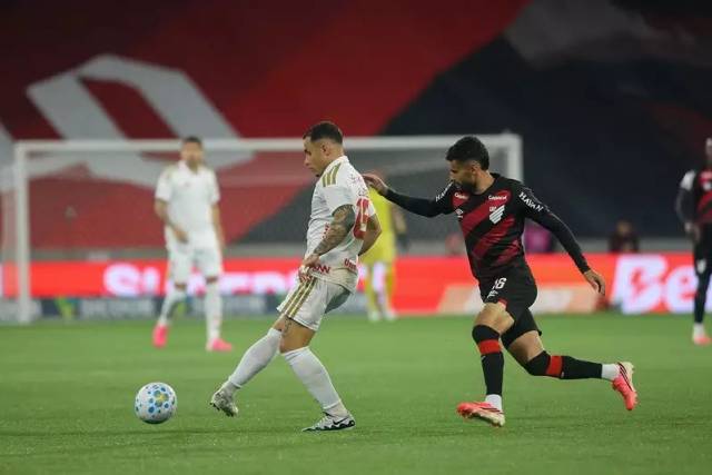 Inter perde por 2 a 0 para o Athletico Paranaense