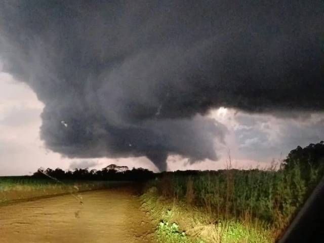Tornado atinge três municípios do noroeste do RS