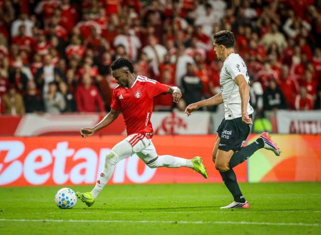 Inter vence o Corinthians por 2 a 0 em primeiro jogo nas oitavas de final da Copa do Brasil
