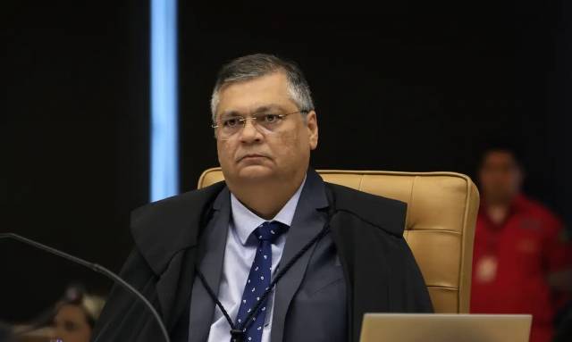 Flávio Dino autoriza novo inquérito da PF para investigar Lulinha