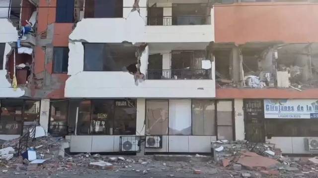 Terremoto de magnitude 7,4 atinge a Colômbia
