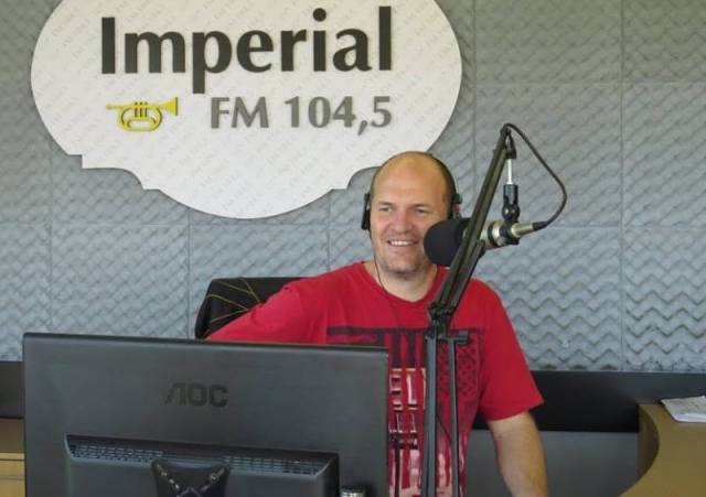 Morre o radialista Jorge André Guth, que iniciou a trajetória na Rádio Colonial