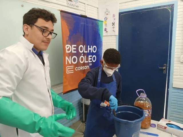 Óleo recolhido pela Corsan evita potencial contaminação de 156 milhões de litros de água