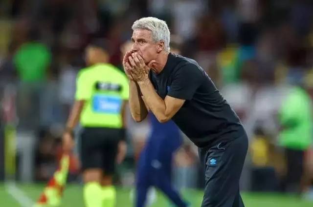 Luís Castro não é mais técnico do Grêmio